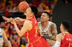 包含赵继伟复出首秀出彩，北京首钢主场爆冷上海海港，豪取7连胜的词条