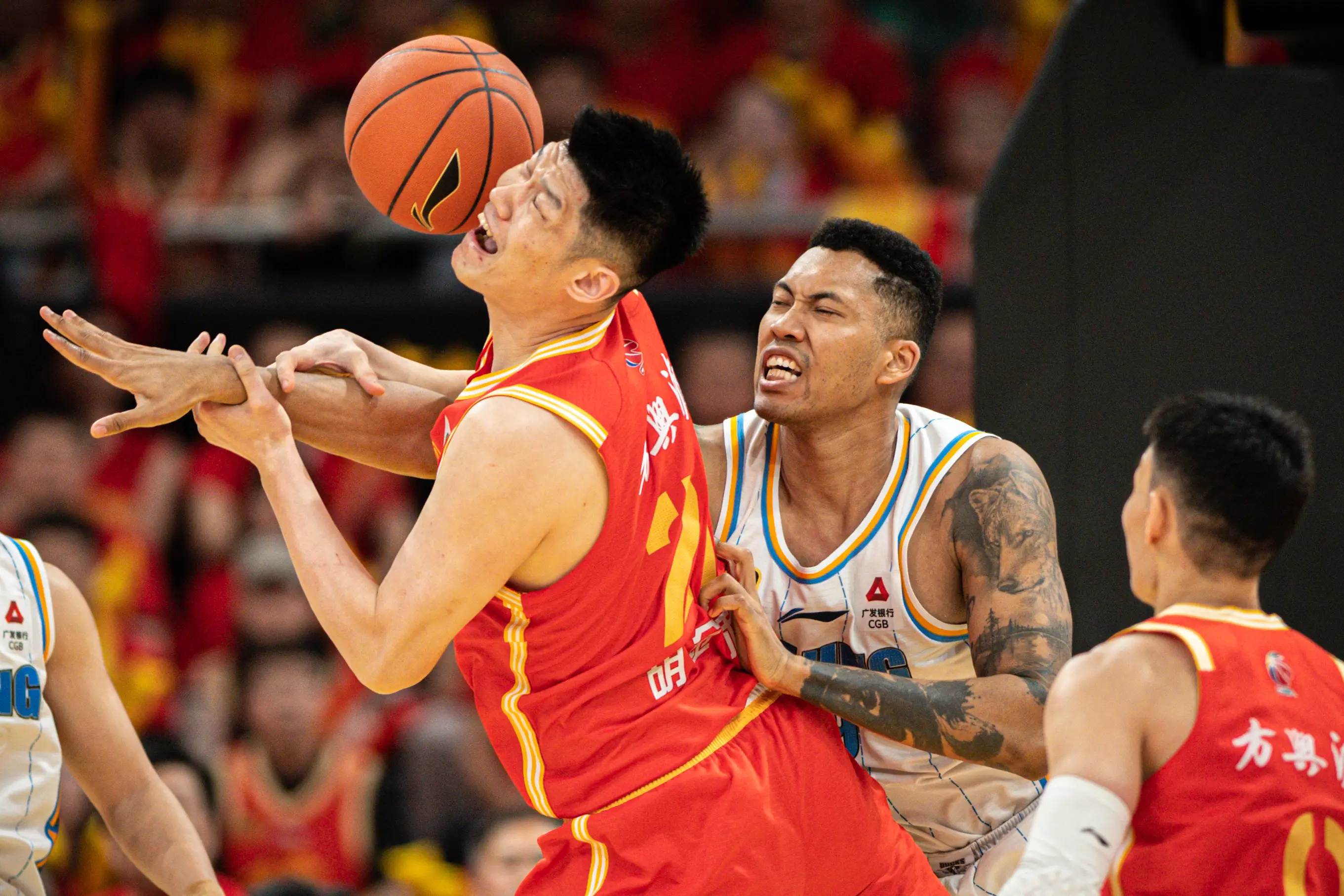 包含赵继伟复出首秀出彩，北京首钢主场爆冷上海海港，豪取7连胜的词条