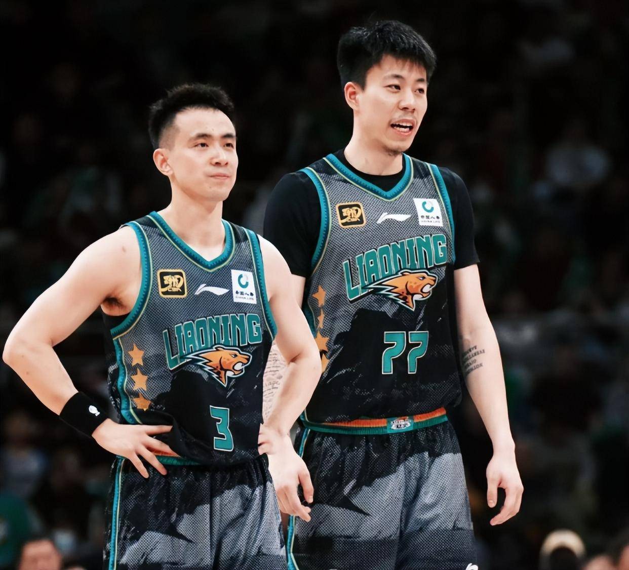 包含赵继伟复出首秀出彩，北京首钢主场爆冷上海海港，豪取7连胜的词条